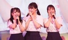 左から齊藤なぎさ、高松瞳、佐々木舞香。（写真提供：代々木アニメーション学院）