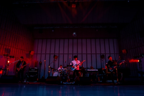 「GRAPEVINE LIVE AT HIBIYA PARK」より。（Photo by Taku Fujii）