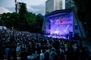 「GRAPEVINE LIVE AT HIBIYA PARK」より。（Photo by Taku Fujii）