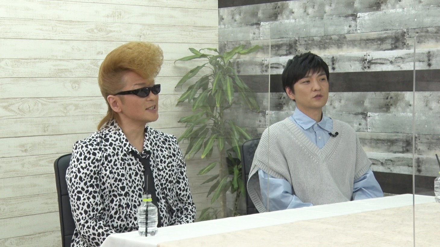 左から綾小路翔（氣志團）、森山直太朗。(c)フジテレビ