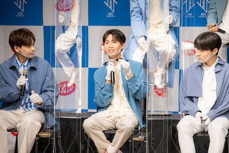 「割らずに食べる派」と宣言する川尻蓮。