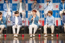 食レポ中の河野純喜。