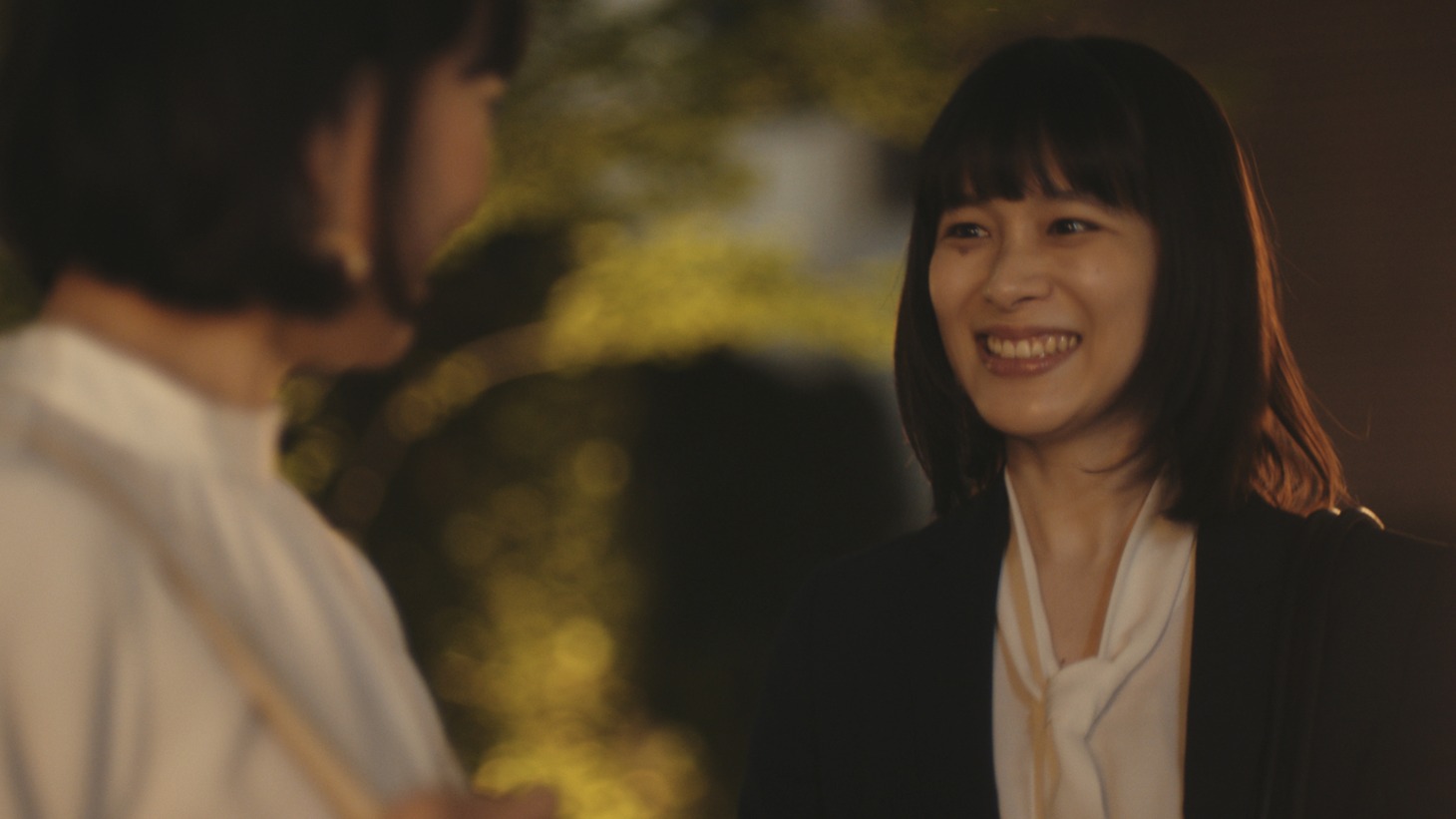 アサヒスーパードライWebCM「ビールって、苦いだけじゃない。」編より。