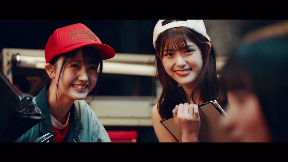 乃木坂46「ごめんねFingers crossed」ミュージックビデオより。