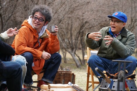 左から奥田民生、Bose。