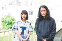 左からカネコアヤノ、ピース又吉。（photo by 関口佳代）