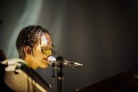 AAAMYYY（Cho, Syn）（撮影：井手康郎［GRACABI］）