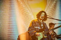 小原綾斗（Vo, G）（撮影：井手康郎［GRACABI］）