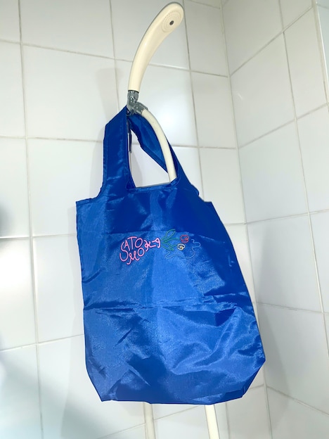 さとうもか「Love Buds」UNIVERSAL MUSIC STORE限定盤に付属するエコバッグのデザイン。