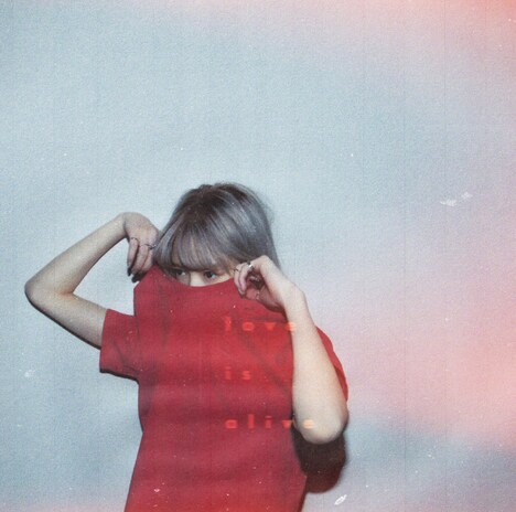 mihoro*「love is alive」初回限定盤ジャケット