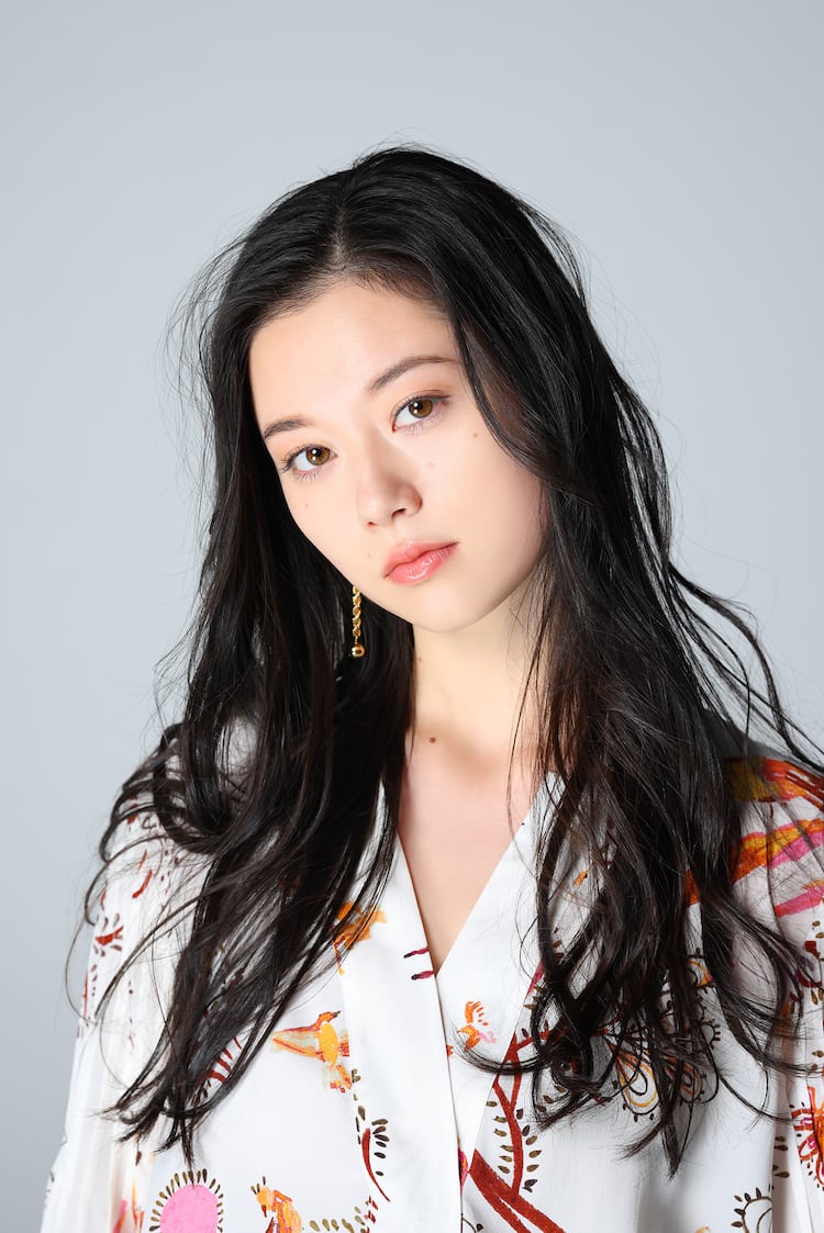 人生最大級の 天才 の発見 堤幸彦も絶賛のシンガーソングライターalisaがデビュー コメントあり 音楽ナタリー