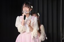 「ぞうさん」を歌う野口衣織。