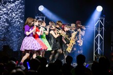 TEAM SHACHI（撮影：曽我美芽）