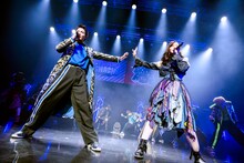 TEAM SHACHIとBOYS AND MENによるコラボの様子。（撮影：曽我美芽）