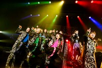 TEAM SHACHIとBOYS AND MENによるコラボの様子。（撮影：曽我美芽）