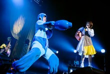 ロックマンになって現れた田村侑久（左）。（撮影：曽我美芽）