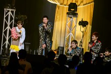 古今東西ゲームで異様に盛り上がるTEAM SHACHIとBOYS AND MEN。（撮影：曽我美芽）