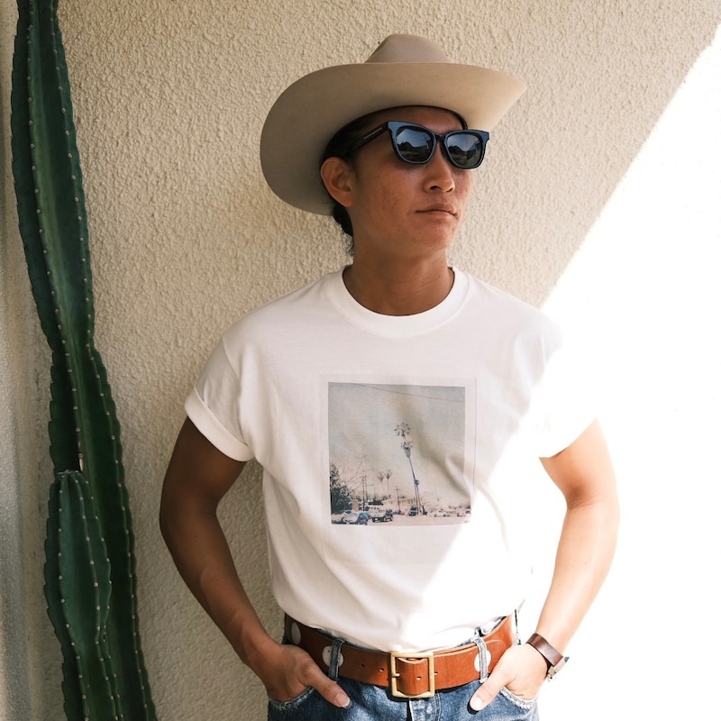 “honey, don’t you worry”オーガニックコットンTシャツ着用写真