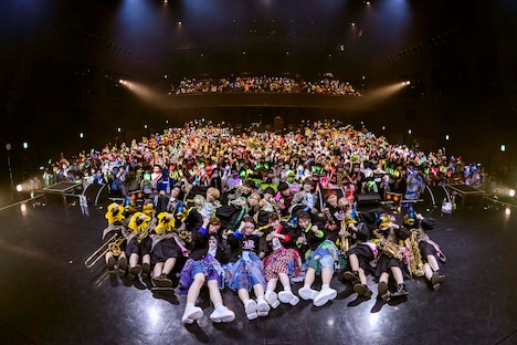 「ライブナタリー "TEAM SHACHI" ～シャチにボイメン 会いにおいで～」の様子。（撮影：曽我美芽）