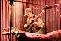 田中慧（B / yonawo）（撮影：勝村祐紀）