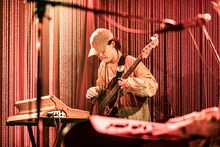 田中慧（B / yonawo）（撮影：勝村祐紀）