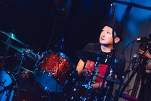 栗原務（Dr / LITTLE CREATURES）（撮影：東美樹）