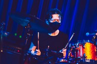 白根賢一（Dr / LEO IMAI）（撮影：東美樹）