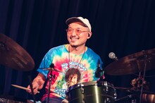 松下マサナオ（Dr / Yasei Collective）（撮影：東美樹）