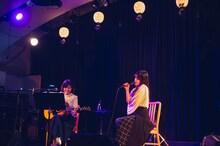 左から弓木英梨乃、吉澤嘉代子。（撮影：東美樹）