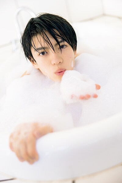 杢代和人写真集「SPROUT」より。(c)SDP