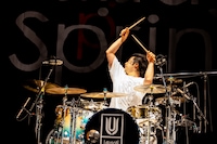 鈴木貴雄（Dr）（Photo by Viola Kam［V'z Twinkle］）