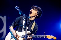 斎藤宏介（Vo, G）（Photo by Viola Kam［V'z Twinkle］）