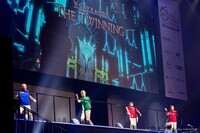 「ロングフォール ～異界遺構 シルクス・ツイニング～」でダンスを担当した4人のスクウェア・エニックスのスタッフ。