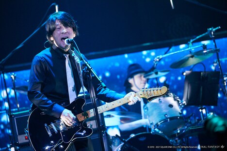 祖堅正慶（G, Vo）