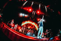 オメでたい頭でなにより「オメでたい頭でなにより Zeppワンマン～笑うしかできない全席デリケートゾーンライブ～」より。