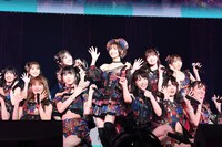 「上からマリコ」の様子。 (c)AKB48