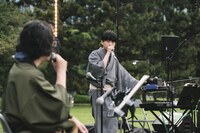 大谷能生（Sax）と蓮沼執太。（撮影：川島悠輝）