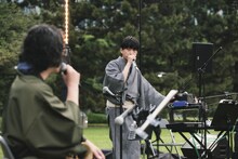 大谷能生（Sax）と蓮沼執太。（撮影：川島悠輝）