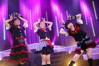 チャぺの泉。左から愛川こずえ、小鳩りあ、藤咲彩音。（撮影：チェリーマン）