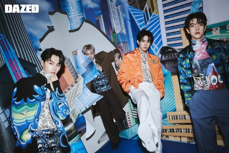 左からJAY、NI-KI、HEESEUNG、JAKE。(c)Dazedマガジン