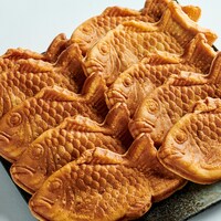 「May'n15周年記念コラボレーションたい焼き」の商品写真。