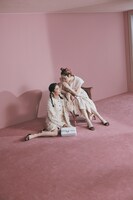 「装苑」2021年7月号よりChara & SUMIRE。（撮影：矢吹健巳［W］）