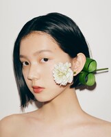 「装苑」2021年7月号より中島セナ。（撮影：間仲宇）