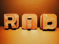 「りぶが歌う明治チョコレートのテーマ」撮影現場に用意された特製チョコ。・