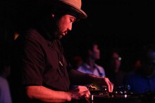 新井俊也（冗談伯爵）