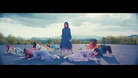 乃木坂46「錆びたコンパス」ミュージックビデオより。