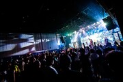 二丁目の魁カミングアウトのライブの様子。（Photo：Masayo）