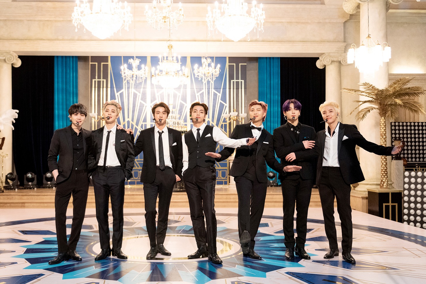 「ザ・レイト・ショー・ウィズ・スティーヴン・コルベア」に出演したBTS。(c)BIGHIT MUSIC