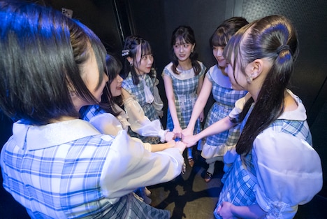 開演前のかすみ草とステラ。(撮影:林晋介)