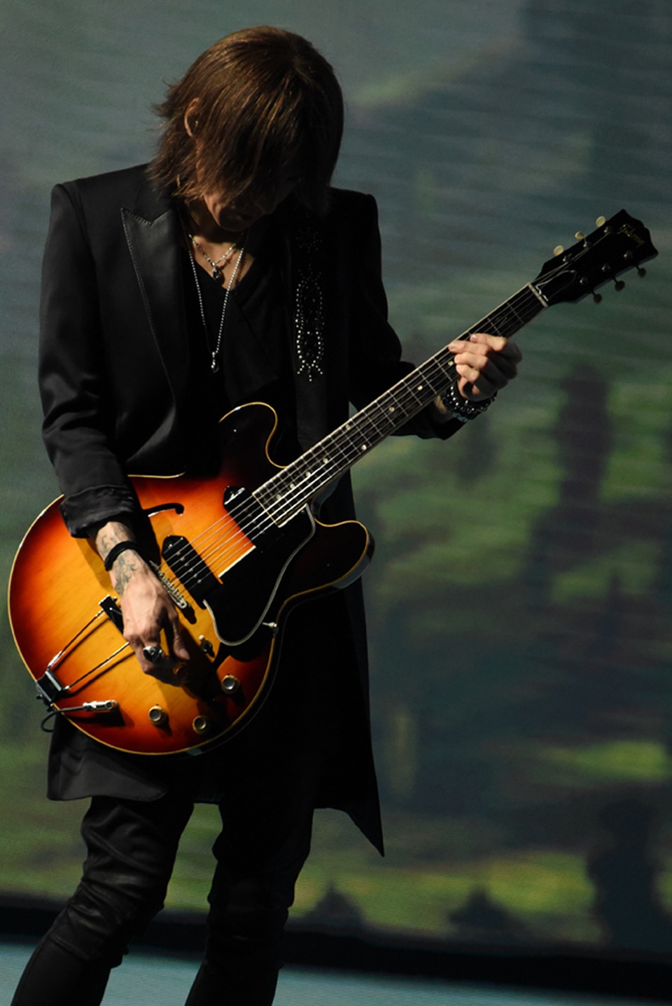 SUGIZO